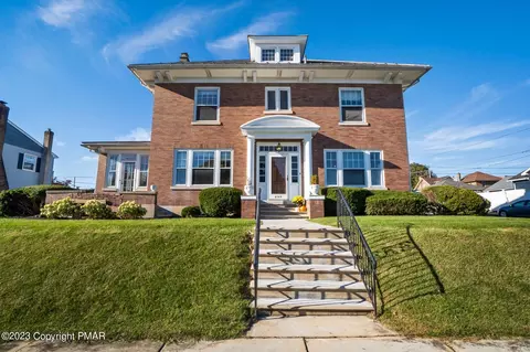237 E 19th St, Northampton, PA 18067