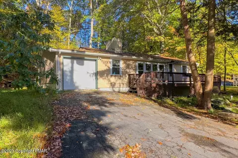 115 Hawthorne Dr, Dingmans Ferry, PA 18328