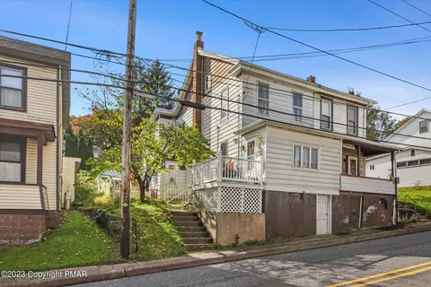 221 Hudsondale St, Weatherly, PA 18255