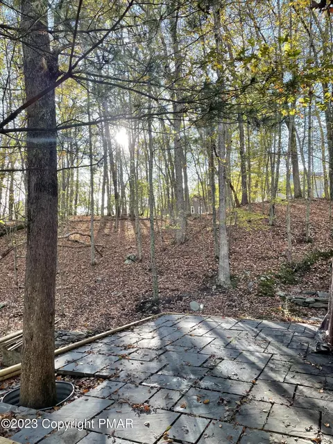 392 Saunders Dr, Bushkill, PA 18324 photo 24