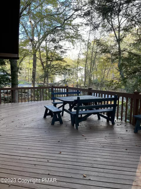 392 Saunders Dr, Bushkill, PA 18324 photo 22