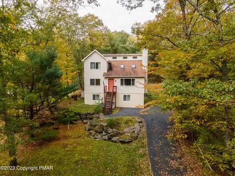 106 Mtn Laurel Ln, Dingmans Ferry, PA 18328