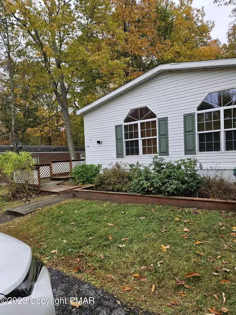 115 Green Mountain Dr, East Stroudsburg, PA 18302