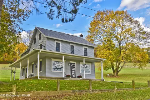 687 Faulstick Rd, Saylorsburg, PA 18353
