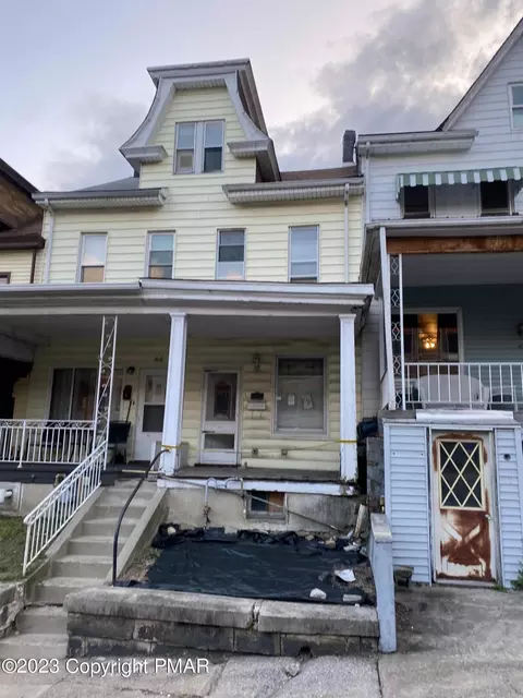 42 S Vine St, Mount Carmel, PA 17851
