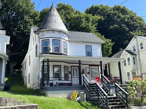 219 S Main St, Bangor, PA 18013