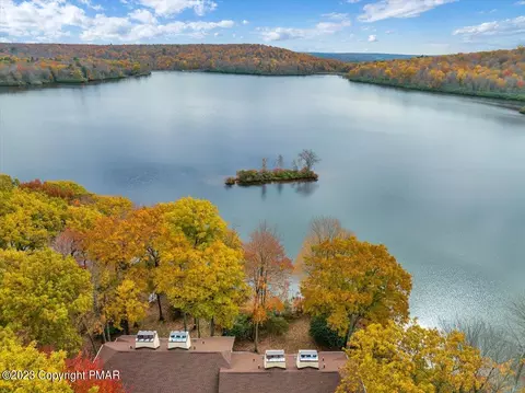 21 Midlake Dr, Lake Harmony, PA 18624