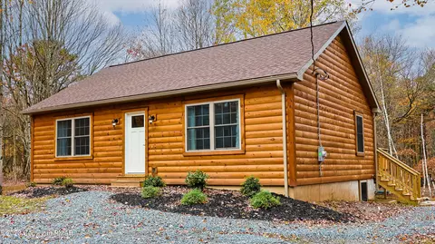 7 Weiland Cir, Albrightsville, PA 18210