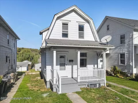 1137 Moravia St, Fountain Hill, PA 18015