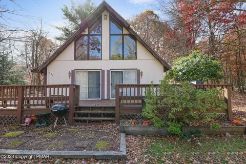 384 Towamensing Trl, Albrightsville, PA 18210