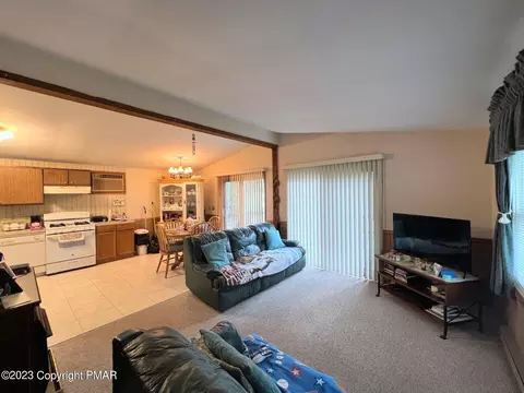 222 Sheridan Dr, Tobyhanna, PA 18466
