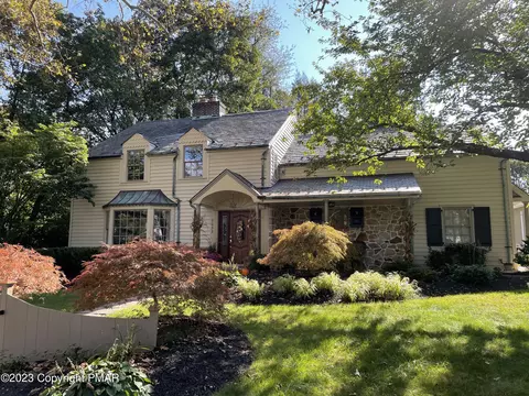 2033 Sycamore St, Bethlehem, PA 18017