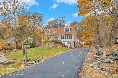 2214 Apley Ct, Bushkill, PA 18324