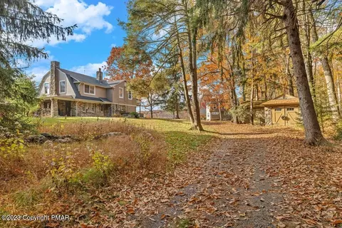 233 Rock Ridge Rd, Mount Pocono, PA 18344