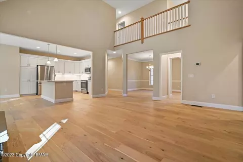 116 Devonshire Dr, Cresco, PA 18326 photo 10