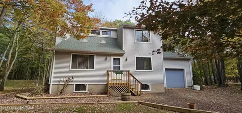 12 Thomas Ln, Albrightsville, PA 18210