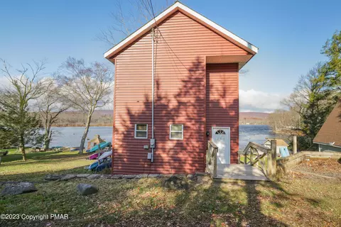 135 Rosebank Rd, Lake Ariel, PA 18436