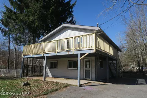 502 Clearview Dr, Long Pond, PA 18334