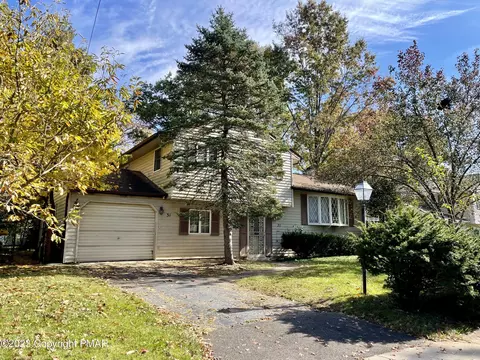 31 Kirby Dr, Morrisville, PA 19067