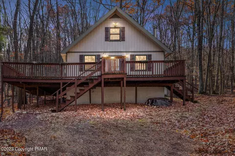 1244 Woodhaven Dr, White Haven, PA 18661