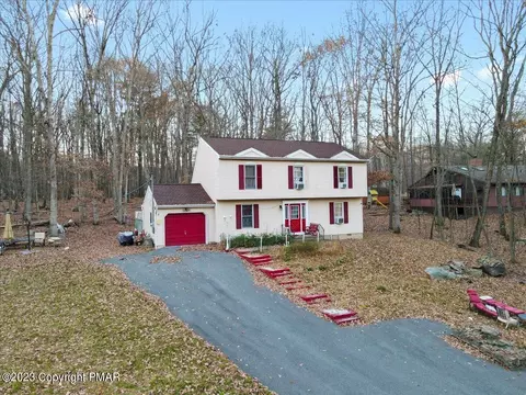3278 Greenbriar Dr, East Stroudsburg, PA 18301