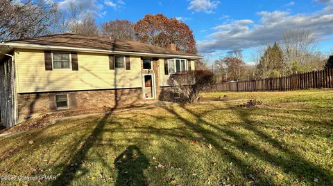 112 Dell St, Stroudsburg, PA 18360