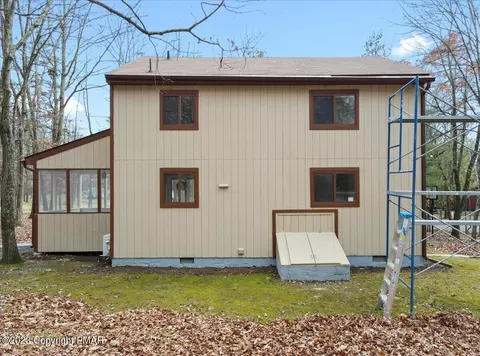 1148 Falls Rd, Bushkill, PA 18324 photo 33