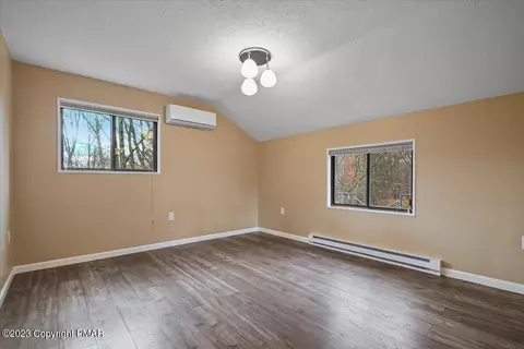1148 Falls Rd, Bushkill, PA 18324 photo 25