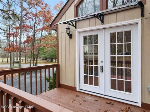 1148 Falls Rd, Bushkill, PA 18324 photo 6