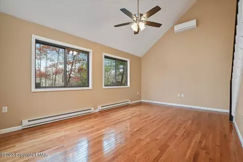 1148 Falls Rd, Bushkill, PA 18324 photo 8