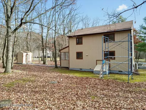 1148 Falls Rd, Bushkill, PA 18324 photo 35