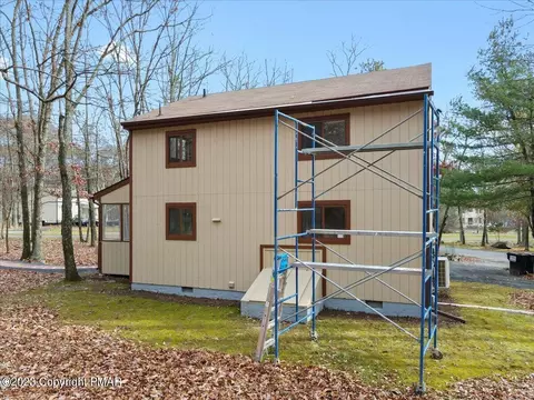 1148 Falls Rd, Bushkill, PA 18324 photo 34