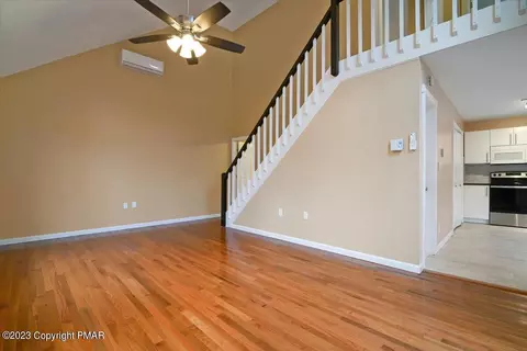 1148 Falls Rd, Bushkill, PA 18324 photo 7