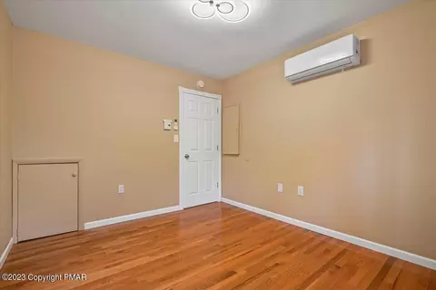 1148 Falls Rd, Bushkill, PA 18324 photo 19