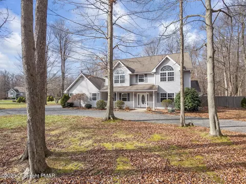 221 Annette Marie Dr, Long Pond, PA 18334