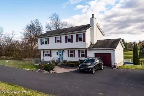 710 Yoke Ter, Stroudsburg, PA 18360