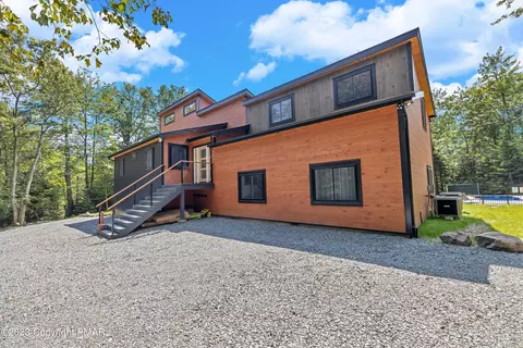 453 Minsi Trl, Long Pond, PA 18334