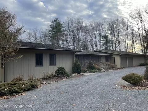 141 Roosevelt Rd, East Stroudsburg, PA 18301