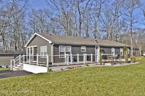 7802 Dougherty Dr, East Stroudsburg, PA 18302