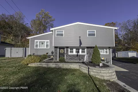 911 Flora Ln, Boothwyn, PA 19061