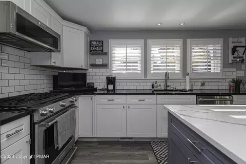 911 Flora Ln, Boothwyn, PA 19061 photo 10