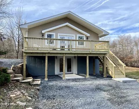 205 Ash Dr, Long Pond, PA 18334