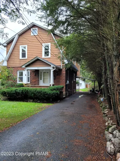 861 Scott St, Stroudsburg, PA 18360