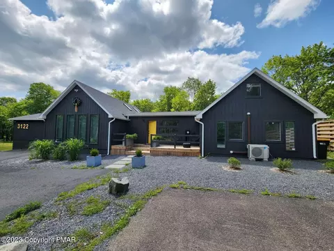 3122 Route 715 Rte, Henryville, PA 18332