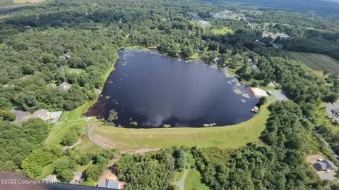 195 Cranberry Dr, Blakeslee, PA 18610