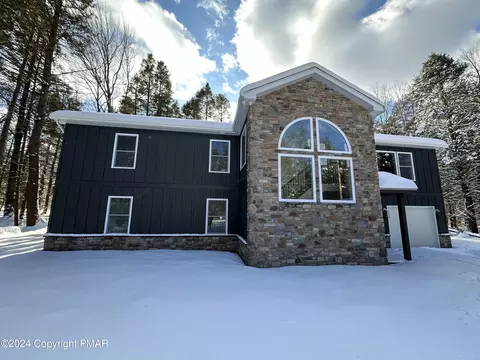 67 Driftwood Rd, Blakeslee, PA 18610