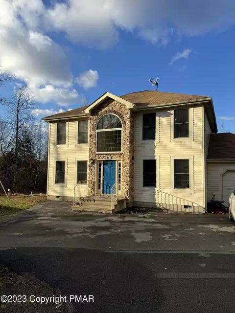 2634 Pocono Forested Dr, East Stroudsburg, PA 18302