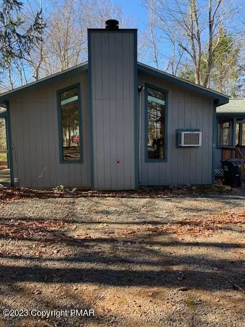 3417 Stag Ln, Tobyhanna, PA 18466
