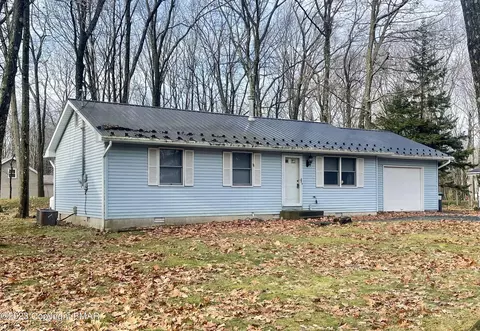 223 Scotch Pine Dr, Pocono Summit, PA 18346