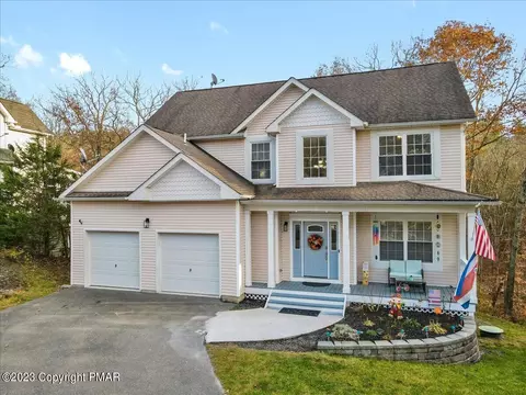 330 Rolling Hills Dr, East Stroudsburg, PA 18302